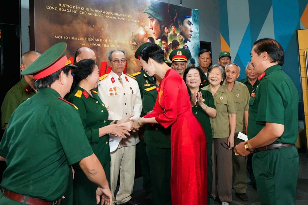 MM88 Sao - Xuân Lan tổ chức buổi xem phim đặc biệt dành cho các cựu chiến binh