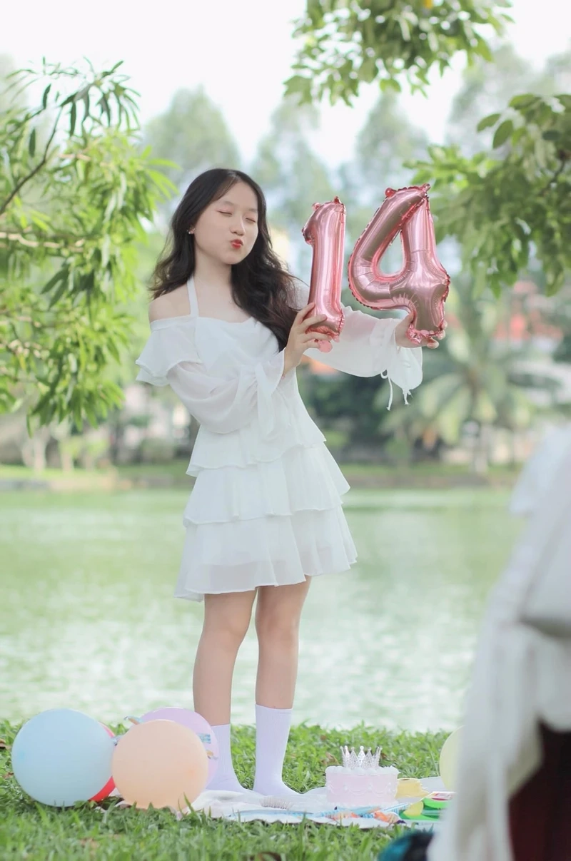 Ảnh anime girl MM88 tóc hồng dễ thương thu hút bởi sự độc đáo và sáng tạo