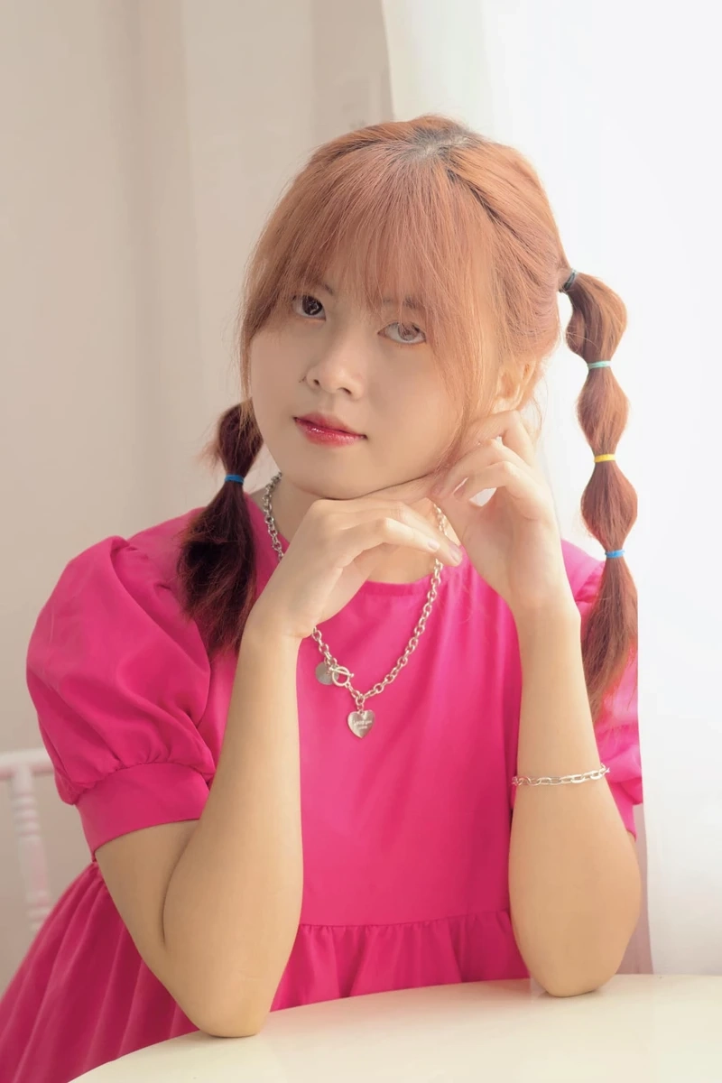 Cách chụp ảnh trước gương trong thang máy tạo cảm giác mới lạ