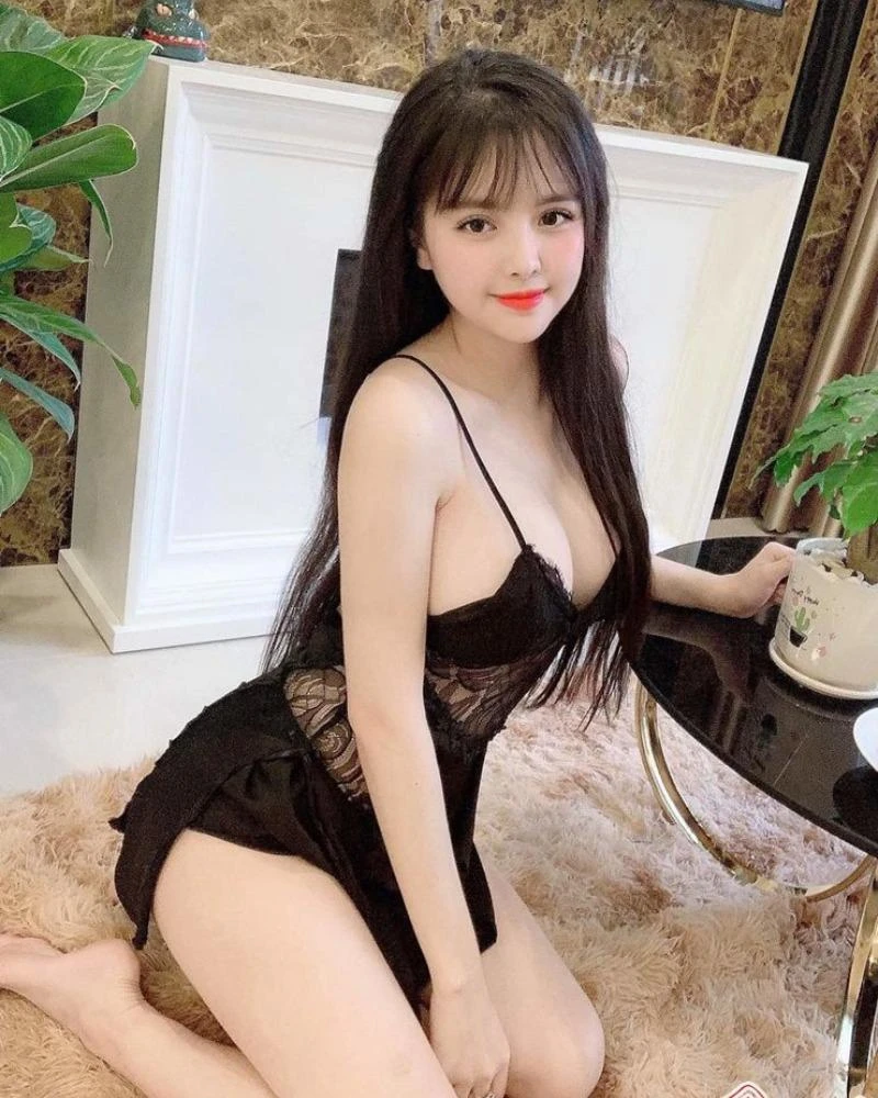 69+ Ảnh gái xinh hở hang thiếu vải lộ mông ngực nóng bỏng